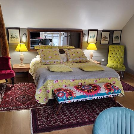 Les Glycines Bed & Breakfast Ury Luaran gambar