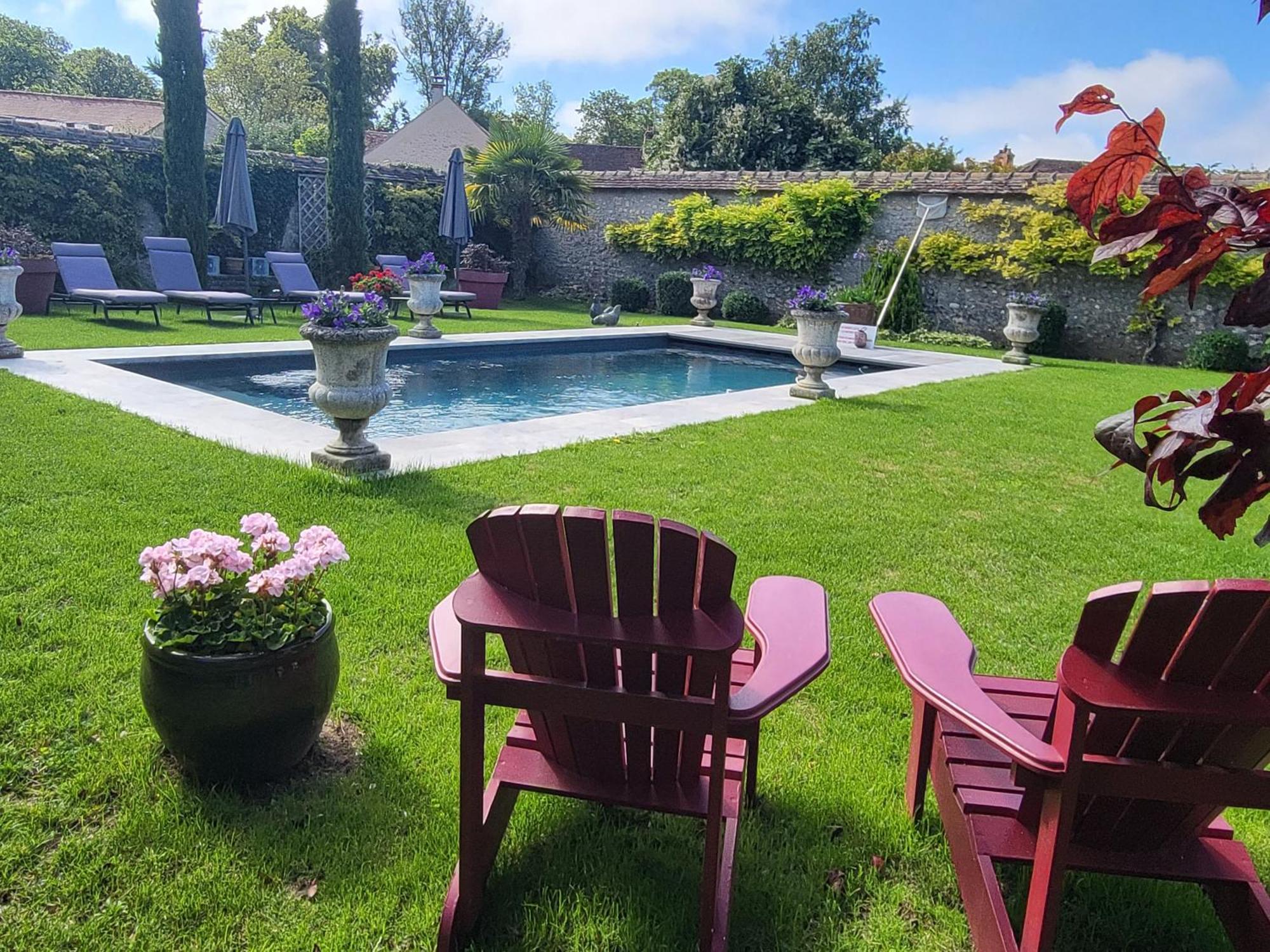 Les Glycines Bed & Breakfast Ury Luaran gambar